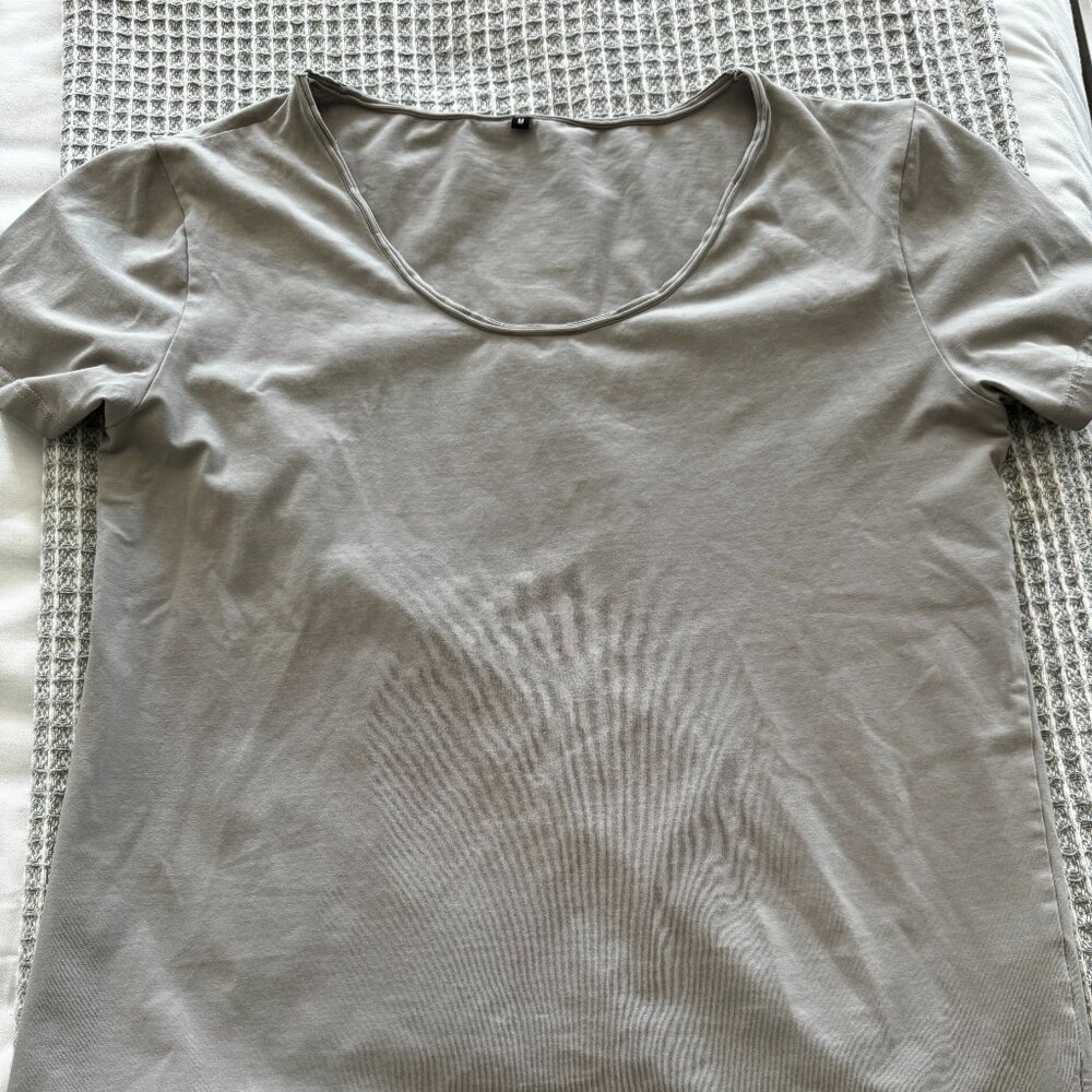 ALPHALETE T Shirt - MEDIUM